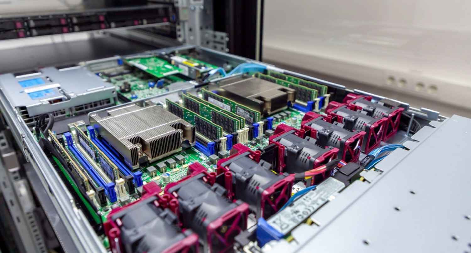 Enterprise HDDs and SSDs UK